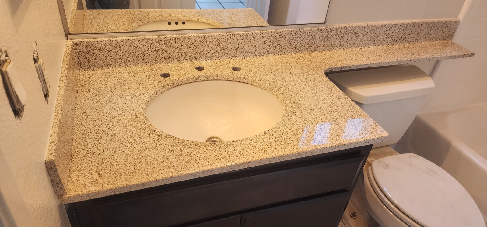 Countertop Refinishing by Fuentes Reglazing